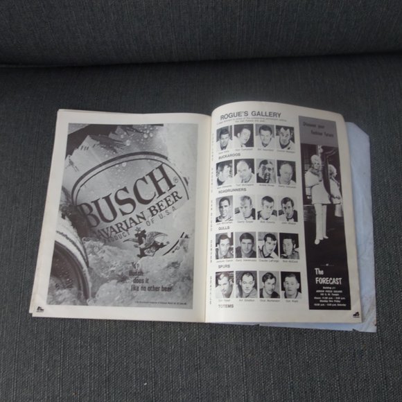 WHL Magazine SL Golden Eagles vs Portland Buckaroos Thursday December 9 1971 - Picture 12 of 16